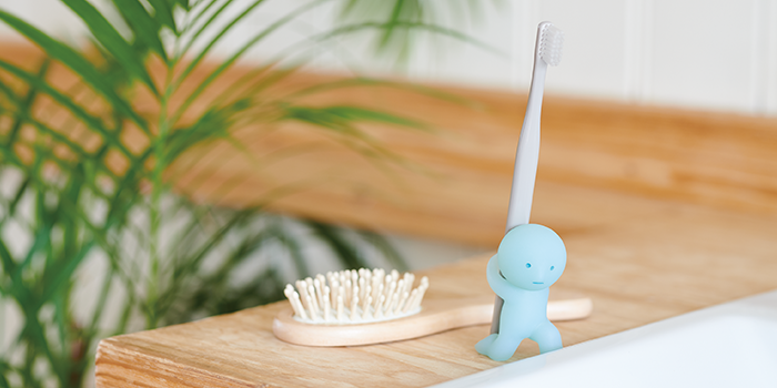 Smiski Toothbrush Holder - Carrying Figure
